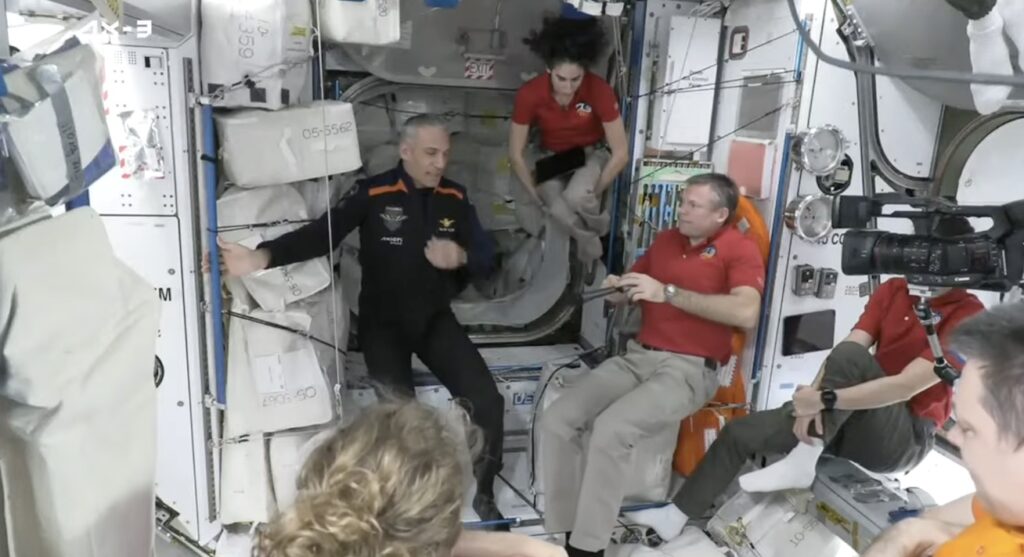 ax 3 viladei entrata stazione - AX-3, "grazie a tutta l'ltalia": Walter Villadei dalla Stazione Spaziale Internazionale