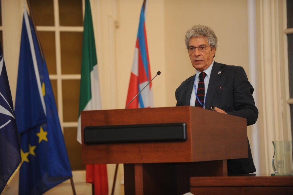 Ezio Bussoletti: “Allarghiamo i nostri orizzonti spaziali” 5 ezio bussoletti002 - Ezio Bussoletti: “Allarghiamo i nostri orizzonti spaziali”