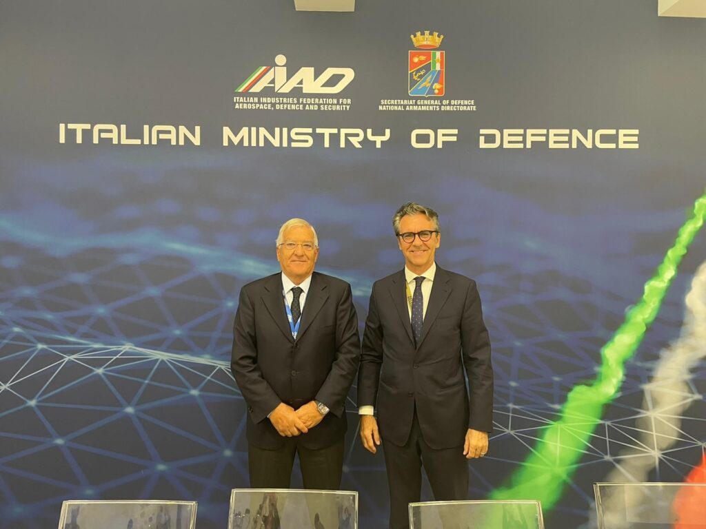 Farnborough International 2024, conclusa con successo la partecipazione di Aiad. Annunciata la presenza della Federazione anche alla prossima edizione nel 2026 2 Farnborough International 2024 Festucci con Giorgio Aliberti