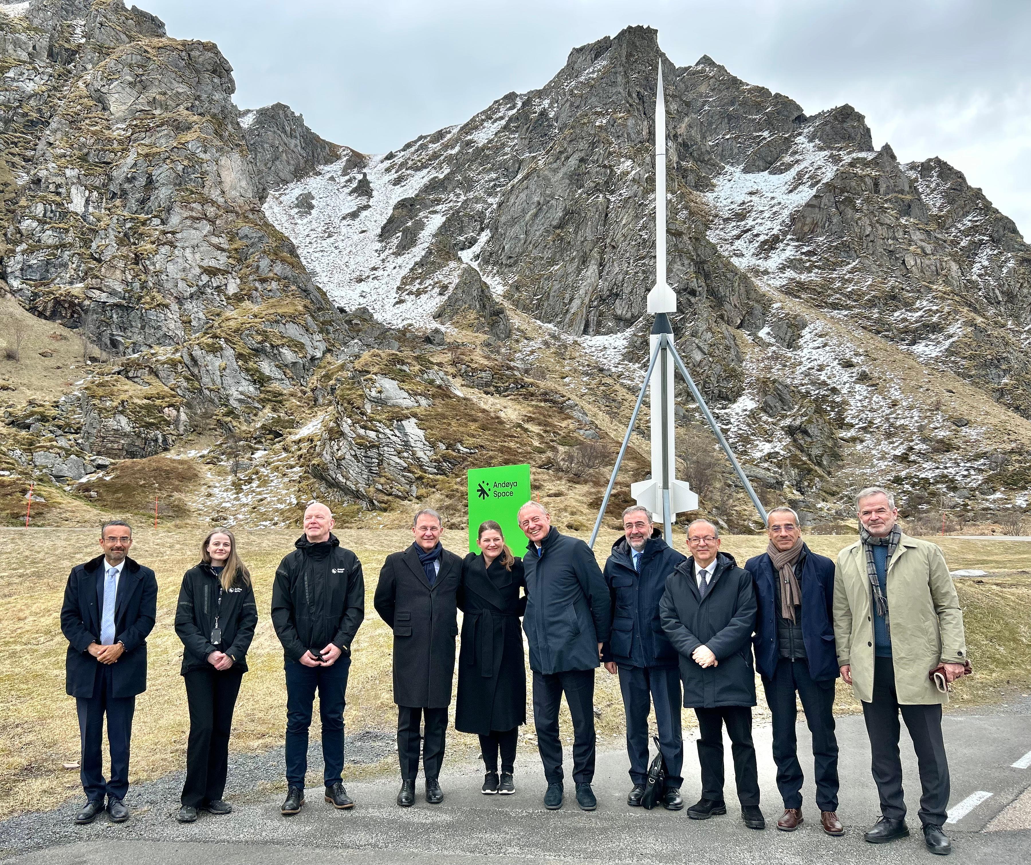 Urso Visita Il Centro Spaziale Di And ya Urso Visita Il Centro Spaziale Di And ya