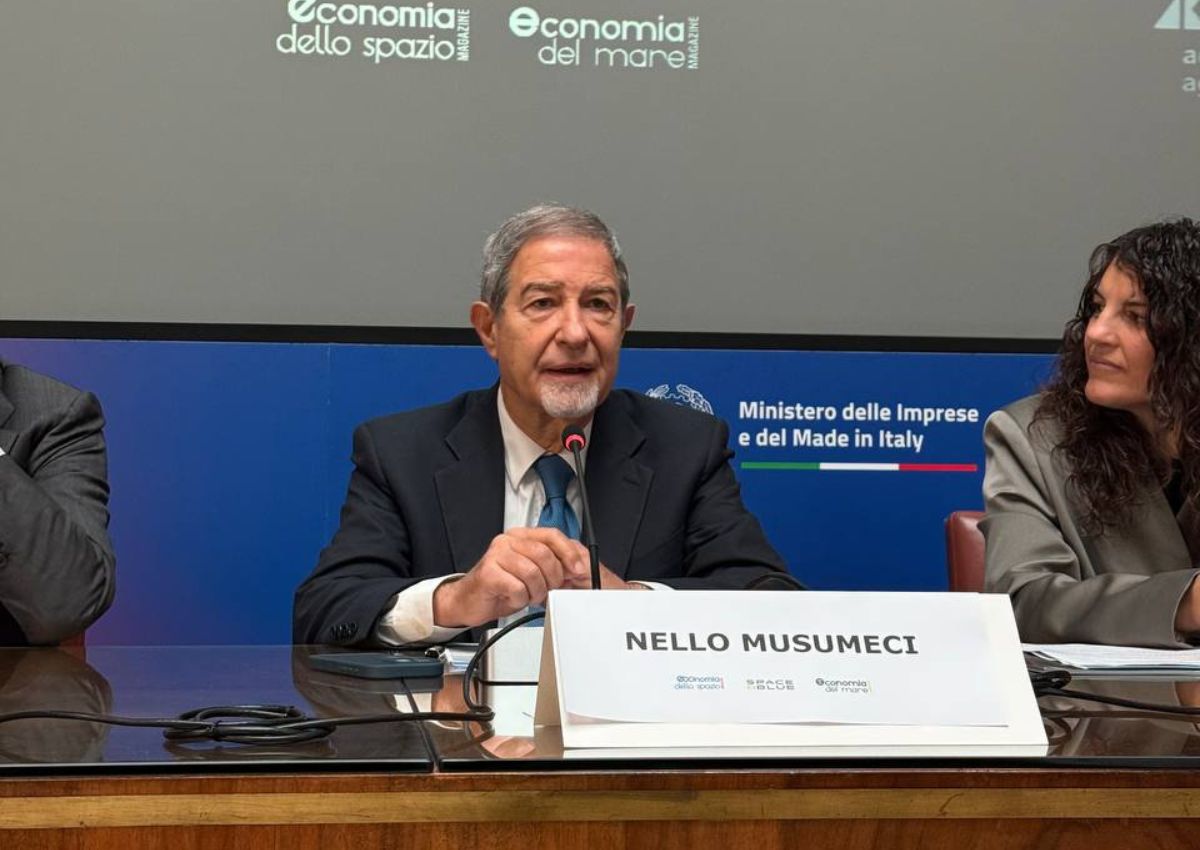 Legge spazio subacquea