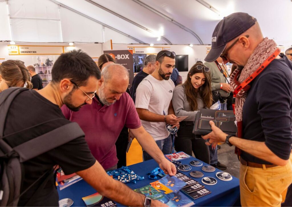 Maker Faire 2025, l’ESA VR Tour racconta 50 anni di storia spaziale 1 ESA VR Tour