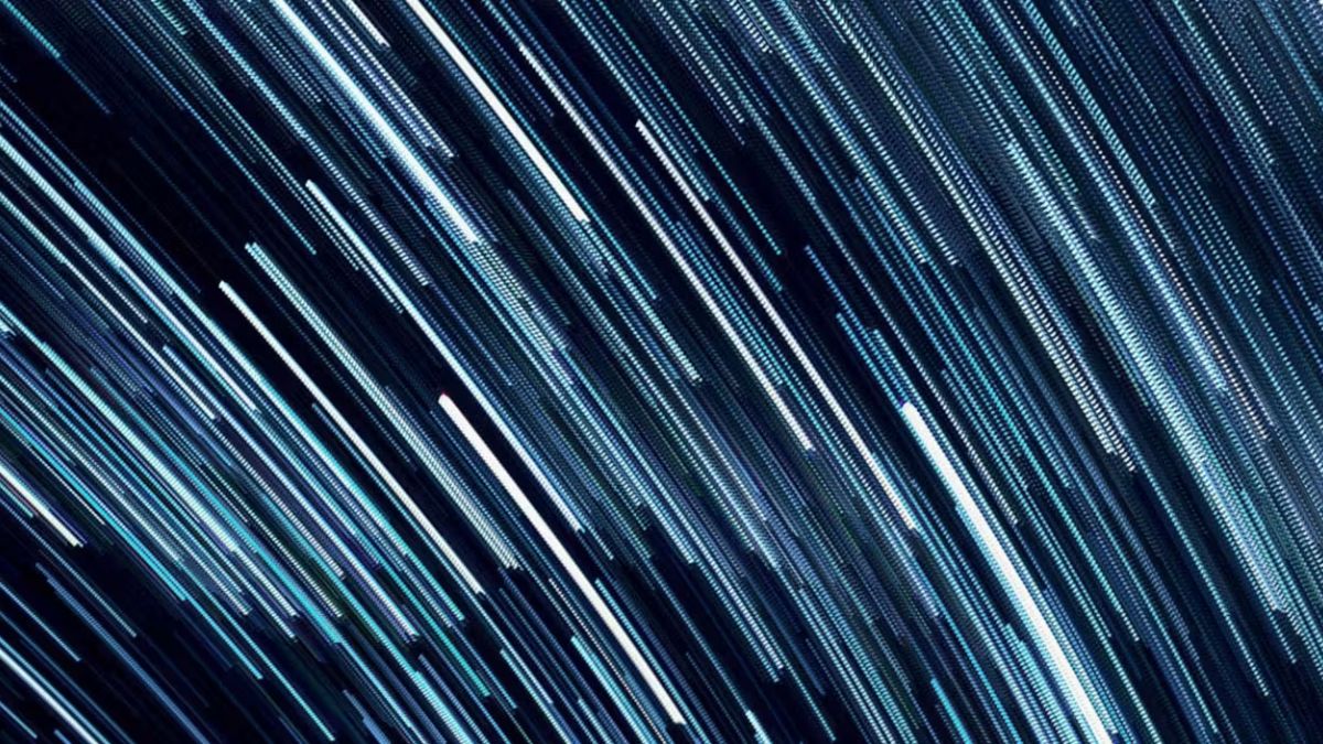 Grafica astratta con linee luminose utilizzata come immagine di copertina dell'articolo dedicato a MDA Space e al programma giapponese di comunicazioni militari satellitari.