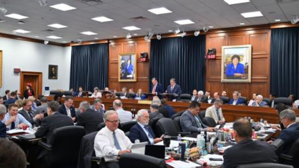 Commissione della Camera dei Rappresentanti durante la discussione degli stanziamenti difesa USA per il bilancio federale 2027.