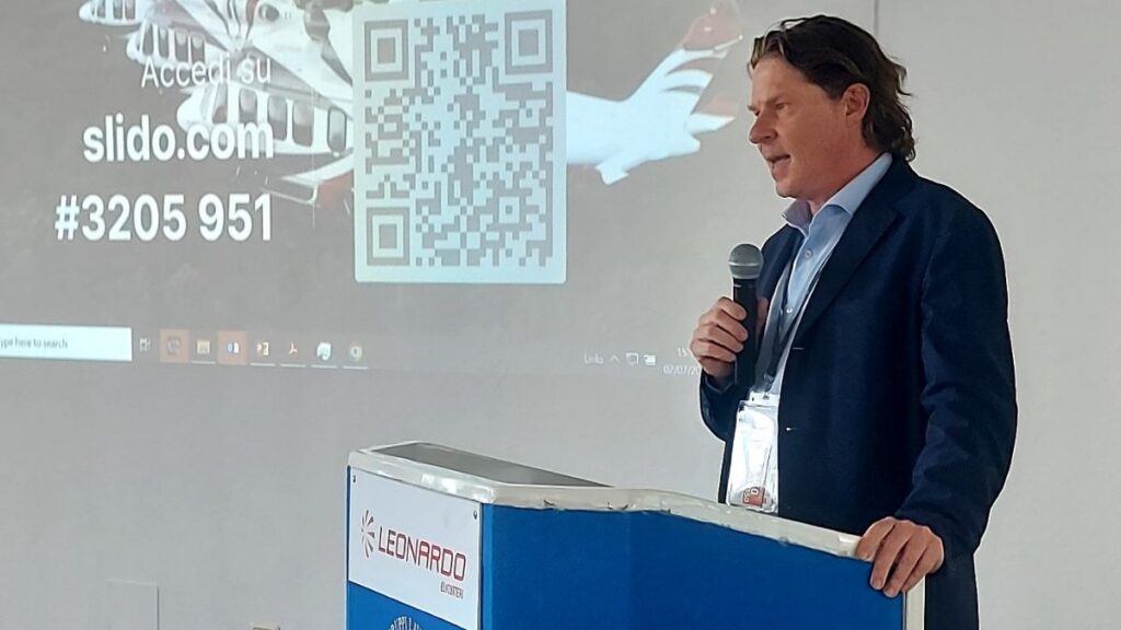 DTA e Q Station selezionano otto aziende europee per l'International Space Accelerator Program verso il mercato USA 1 Giuseppe Acierno, presidente del Distretto Tecnologico Aerospaziale (DTA), durante un intervento dedicato all'International Space Accelerator Program.
