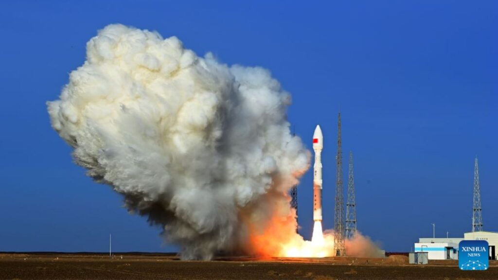 La Cina consolida il ritmo dei lanci: il Lijian-1 porta in orbita cinque satelliti 1 Il razzo Lijian-1 Y15 decolla dalla Dongfeng Commercial Space Innovation Pilot Zone durante il lancio che ha portato cinque satelliti in orbita il 24 luglio 2026.