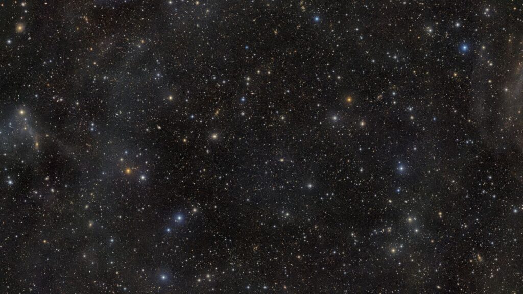 Campo COSMOS: la nuova immagine dell'Osservatorio Rubin inaugura una nuova fase del progetto LSST 1 Il Campo COSMOS osservato dall'Osservatorio Vera C. Rubin con la LSST Camera mostra centinaia di migliaia di galassie e stelle nell'Early Data Preview 2.