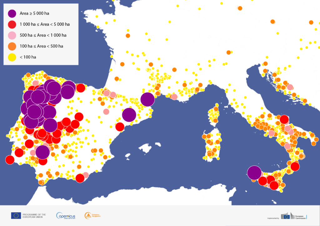 Incendi boschivi nel 2025: la Commissione UE rafforza la strategia con il supporto di Copernicus 1 Mappa degli incendi boschivi nel 2025 nel Mediterraneo occidentale elaborata da Copernicus, con la localizzazione e l'estensione dei principali incendi tra Spagna e Portogallo.