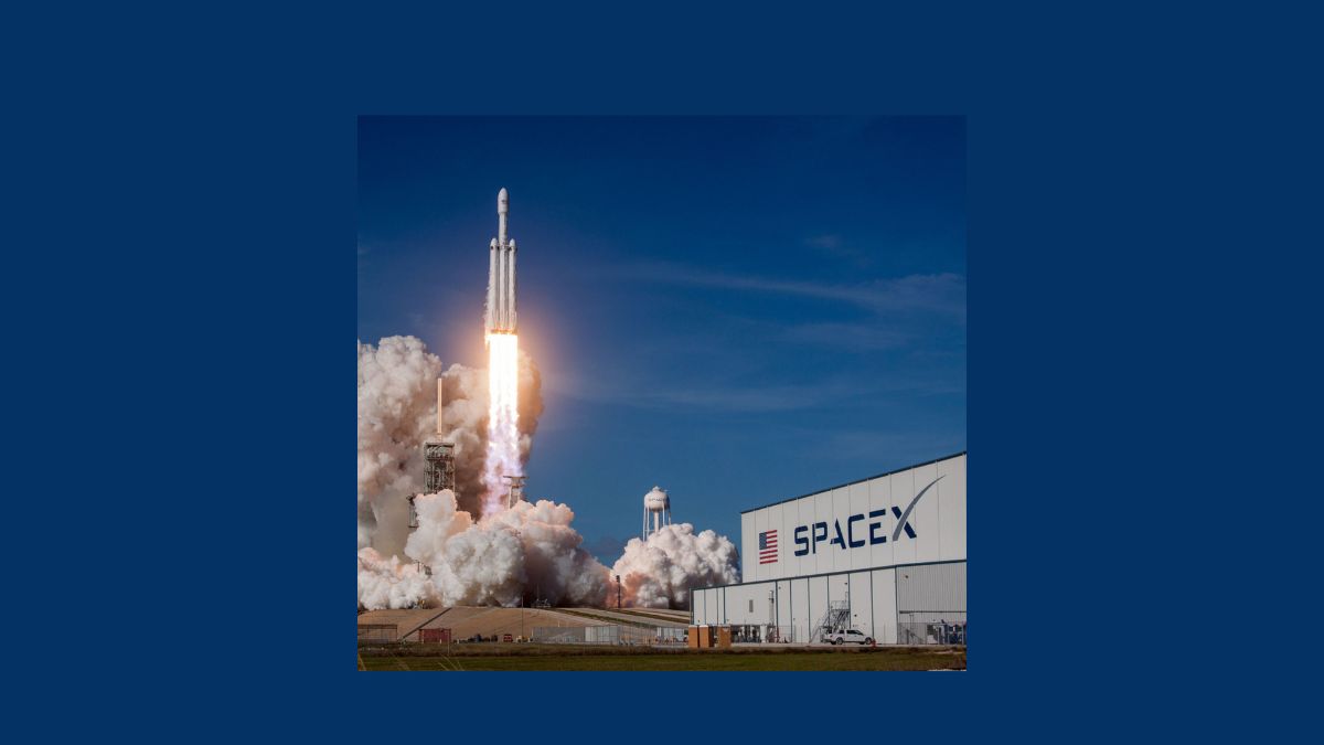 Lancio di un razzo SpaceX dal Kennedy Space Center, immagine utilizzata per illustrare la notizia sul possibile nuovo spazioporto per Starship in Louisiana.