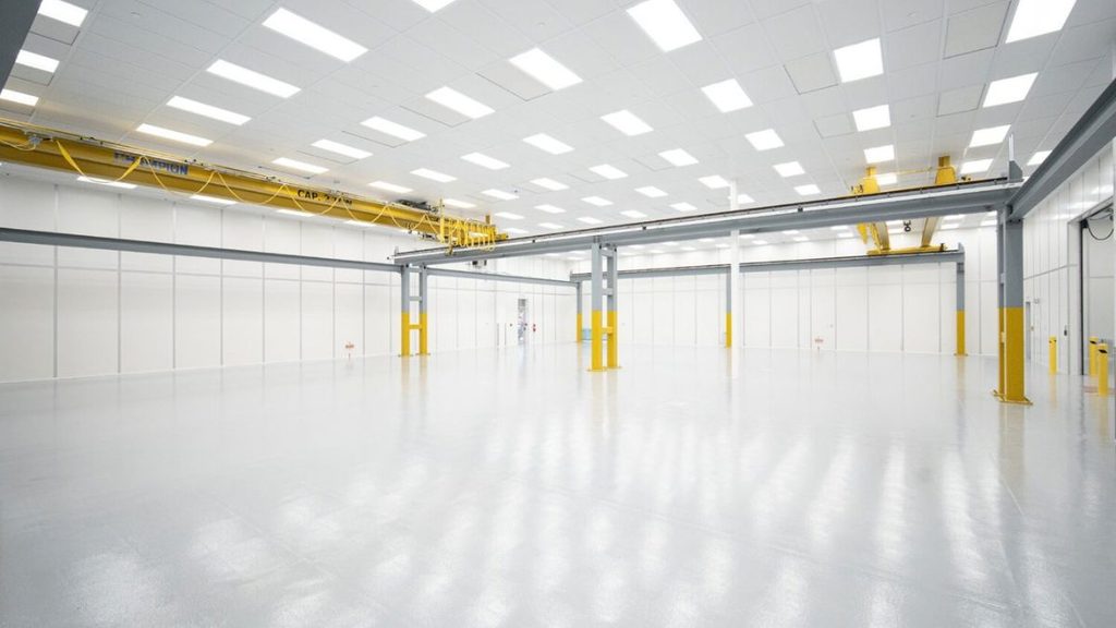Firefly completa la nuova cleanroom in Texas: potrà gestire fino a 12 spacecraft in parallelo 1 Nuova cleanroom di Firefly Aerospace a Cedar Park, in Texas