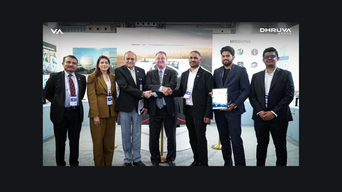 Rappresentanti di Dhruva Space e Thales Alenia Space all'accordo sulle costellazioni LEO al Bengaluru Space Expo 2026