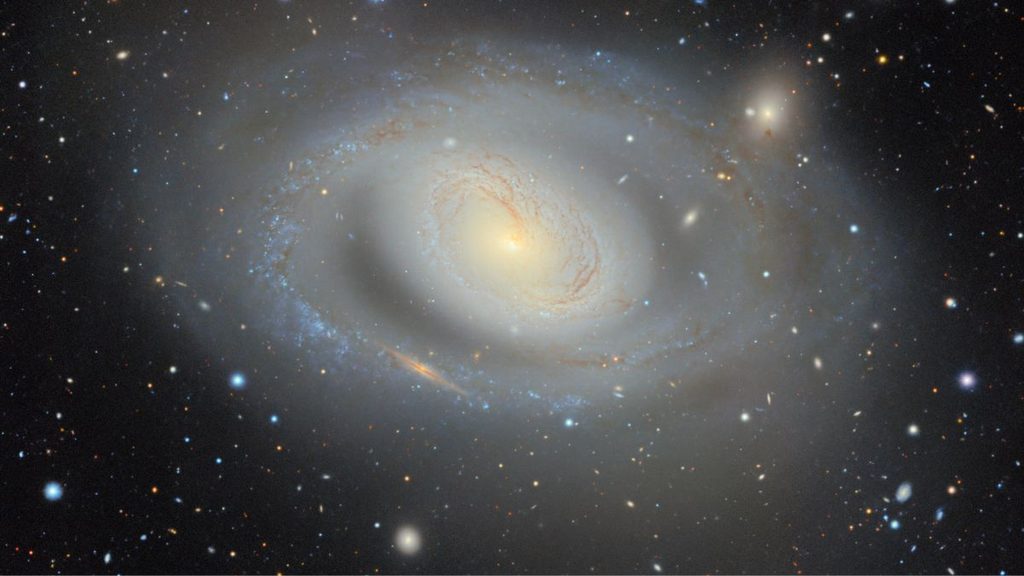 DESI, pubblicata la più grande mappa 2D dell’Universo: quasi 4 miliardi di oggetti celesti 1 Messier 96, galassia a spirale nella mappa 2D dell’Universo del DESI Legacy Imaging Survey