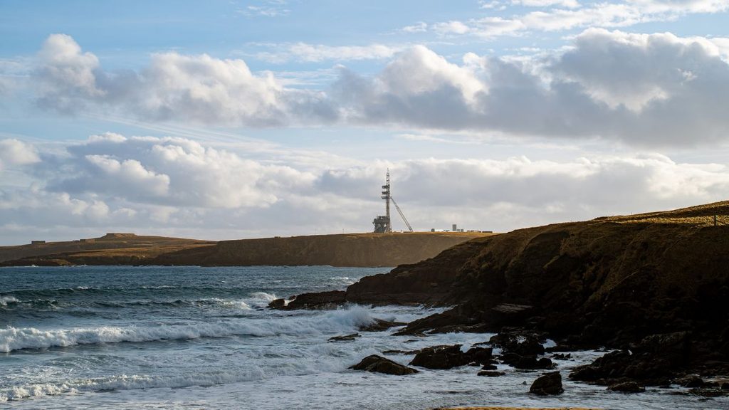 RFA One verso il primo volo: ESA finanzia test e infrastrutture a SaxaVord con 2,7 milioni 1 Torre di lancio destinata a RFA One al SaxaVord Spaceport, nelle isole Shetland