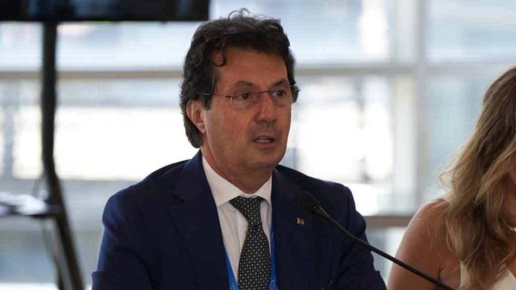 Spazio Italia 2.0, a Olbia la sesta tappa degli Stati Generali guarda alla filiera della Lunar Economy 1 Andrea Mascaretti interviene a Olbia agli Stati Generali della Space Economy dedicati alla Lunar Economy