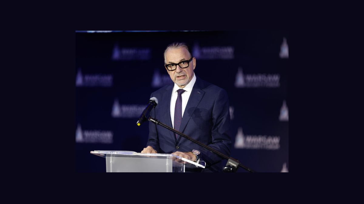 Josef Aschbacher interviene al leggio durante il Warsaw Security Forum, sul tema della sicurezza spaziale europea