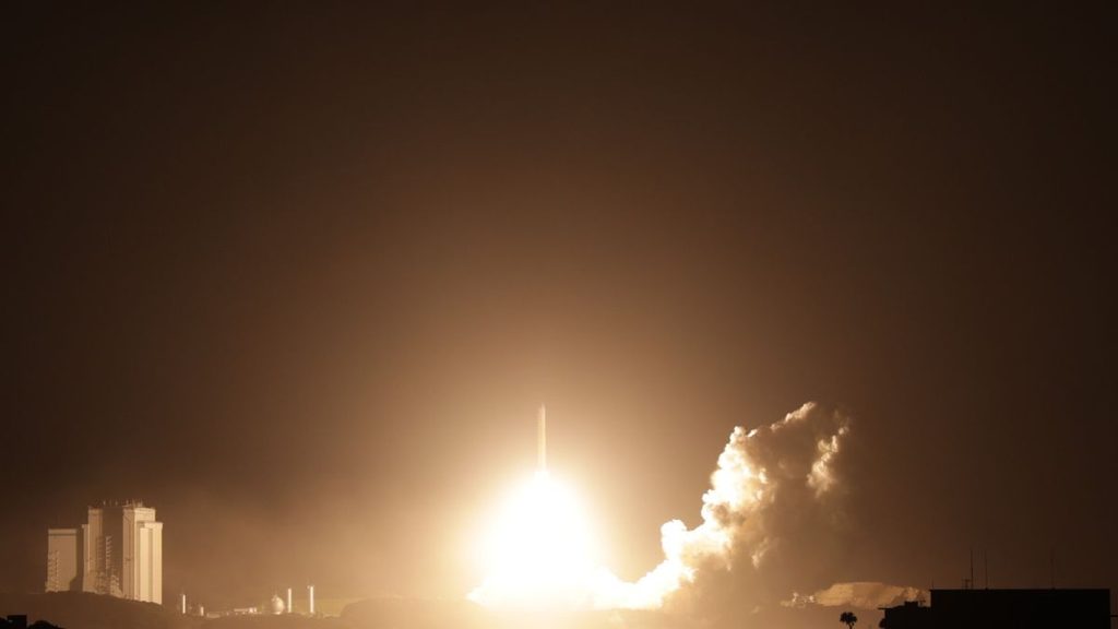 Missione MMX, lanciato il P-Sampler di Blue Origin per raccogliere campioni su Phobos 1 Lancio notturno del vettore con il P-Sampler di Blue Origin nella missione MMX della JAXA.