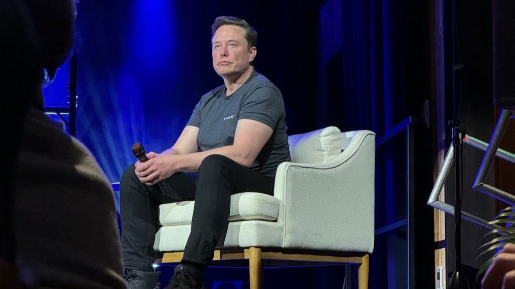 SpaceX, Musk annuncia 40 miliardi di dollari di debito per investire nell’intelligenza artificiale 1 Elon Musk fotografato durante una conferenza nel marzo 2024.