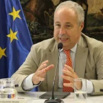 Frosini (Cira) “Dobbiamo imparare a governare lo spazio, il tema delle regole è cruciale” 7 Frosini (Cira) “Dobbiamo imparare a governare lo spazio, il tema delle regole è cruciale”