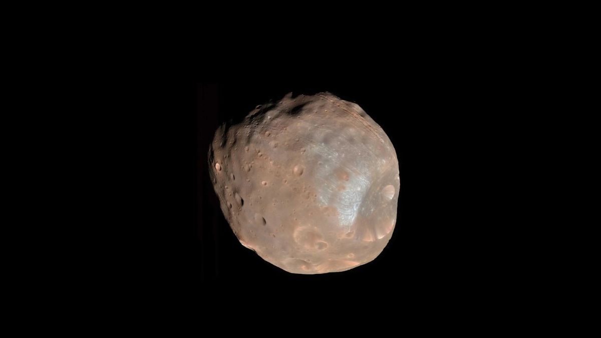 Phobos, la luna di Marte dalla superficie craterizzata, al centro della missione MMX verso Phobos