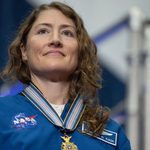 NASA porta Artemis alla NFL: Christina Koch incontra i tifosi a Philadelphia 7 NASA porta Artemis alla NFL: Christina Koch incontra i tifosi a Philadelphia
